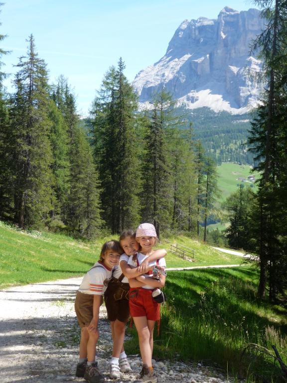 Garni Bonaria Aparthotel Corvara In Badia Eksteriør bilde
