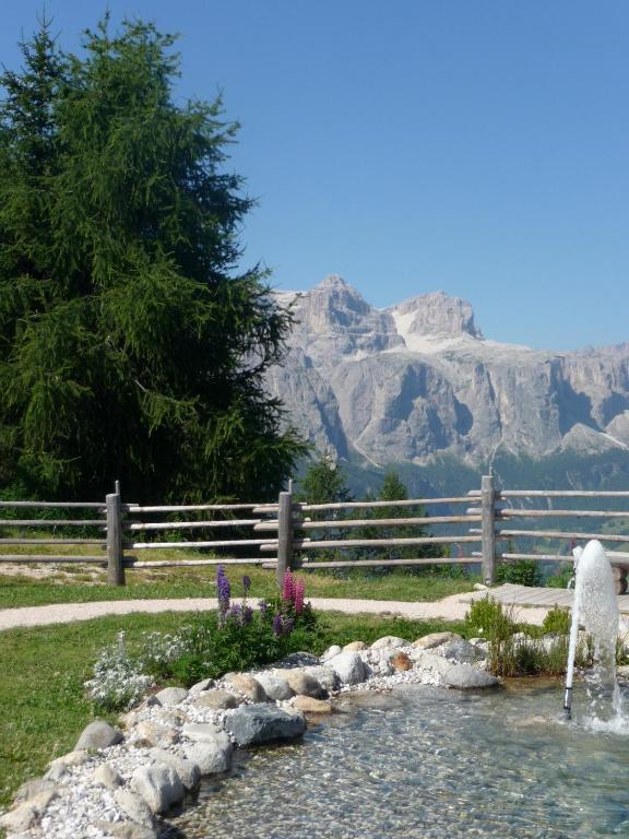 Garni Bonaria Aparthotel Corvara In Badia Eksteriør bilde