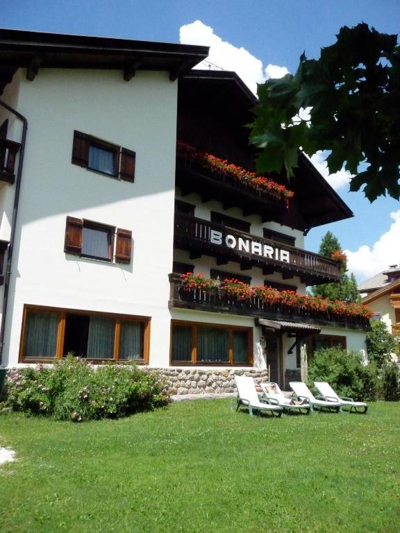 Garni Bonaria Aparthotel Corvara In Badia Eksteriør bilde