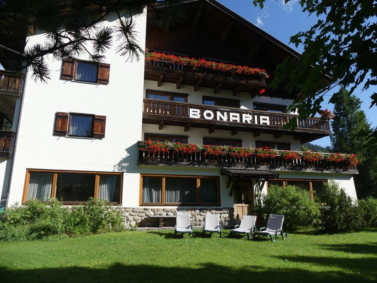 Garni Bonaria Aparthotel Corvara In Badia Eksteriør bilde