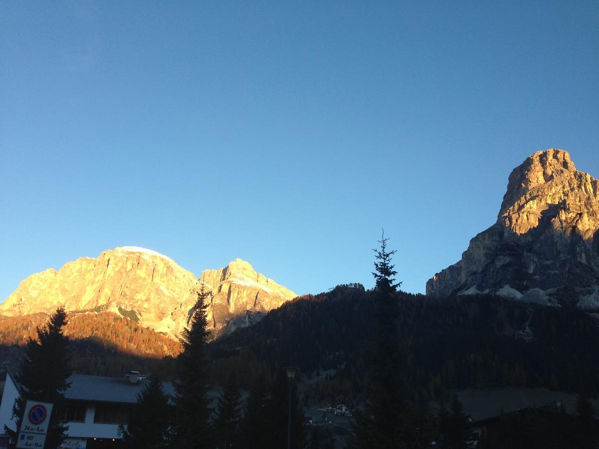 Garni Bonaria Aparthotel Corvara In Badia Eksteriør bilde